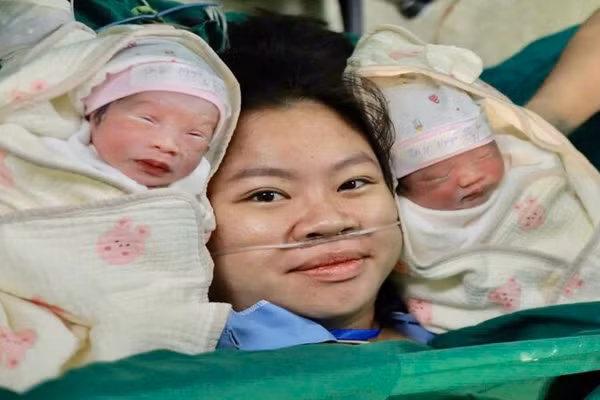 Sức khỏe ba mẹ con sản phụ N.T.L. ổn định, được xuất viện. (Ảnh CTV)