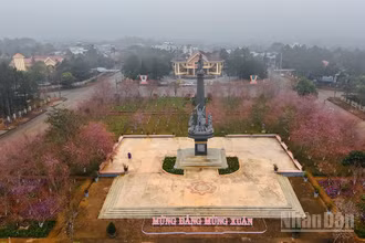 Trung tâm xã Măng Đen, nơi diễn ra lễ khai mạc Tuần Văn hóa du lịch Măng Đen-Sắc hồng giữa đại ngàn. 