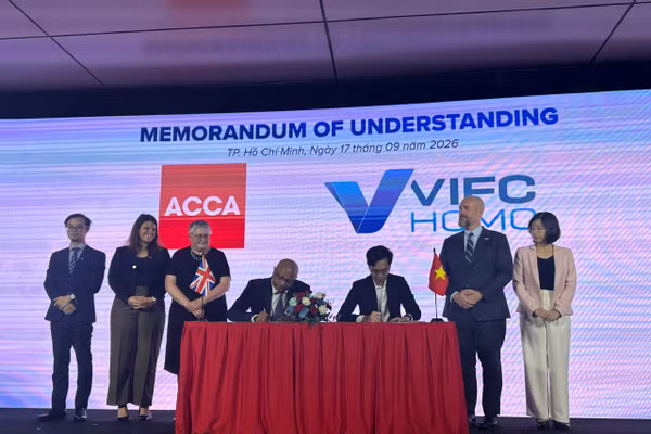 Lễ ký kết Biên bản ghi nhớ tại sự kiện “ACCA-VIFC Forum 2026”. (Ảnh: BTC)