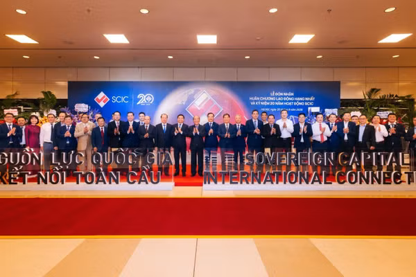 Tổng công ty Đầu tư và kinh doanh vốn nhà nước (SCIC) tổ chức Lễ kỷ niệm 20 năm hoạt động và đón nhận Huân chương Lao động Hạng Nhất. (Ảnh: BTC)