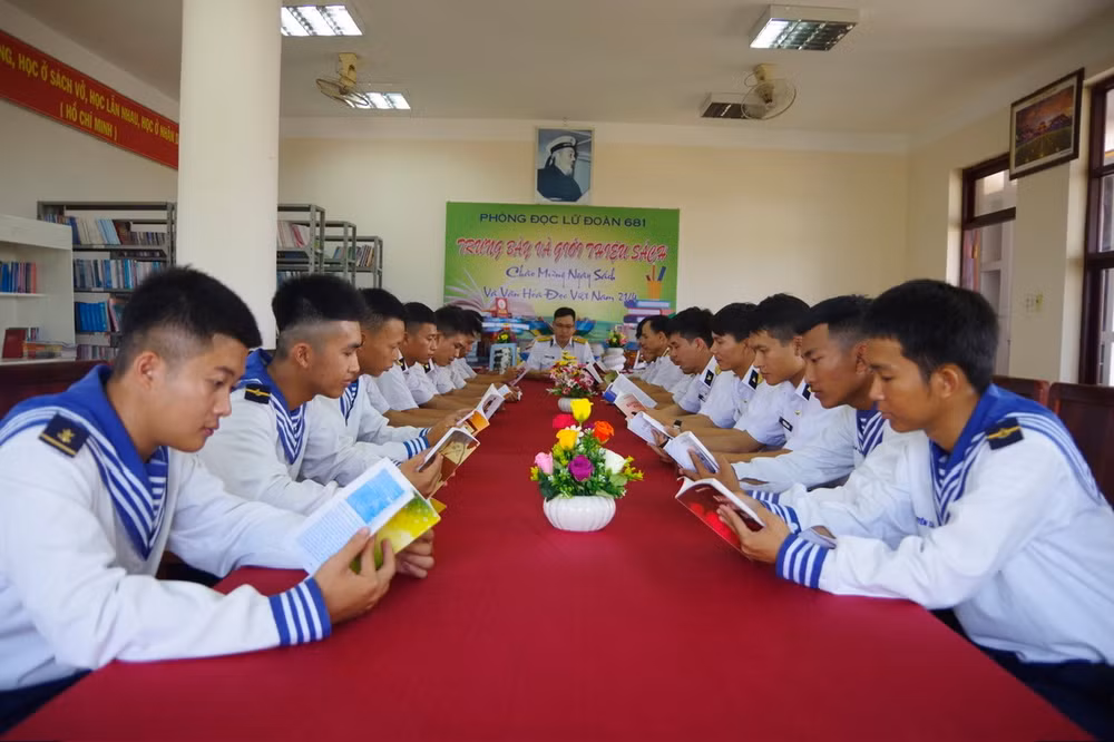 7-ngay-214-hang-nam-da-tro-nen-y-nghia-thiet-thuc-voi-moi-can-bo-chien-si-vung-2-hai-quan.jpg