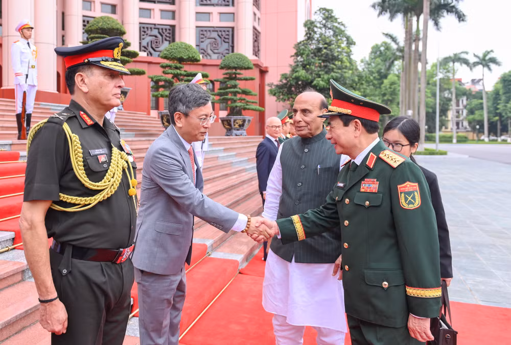 bo-truong-tiep-doan-an-do-5.jpg