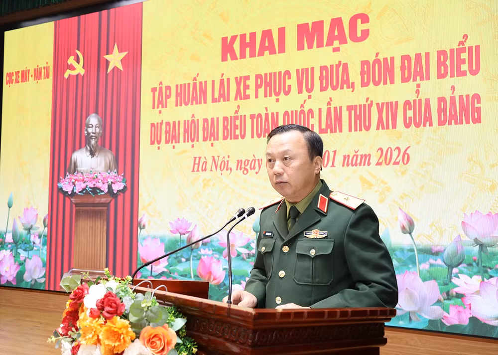 Thiếu tướng Phùng Ngọc Sơn, Phó Chủ nhiệm, Tham mưu trưởng Tổng cục Hậu cần-Kỹ thuật phát biểu chỉ đạo khai mạc tập huấn.