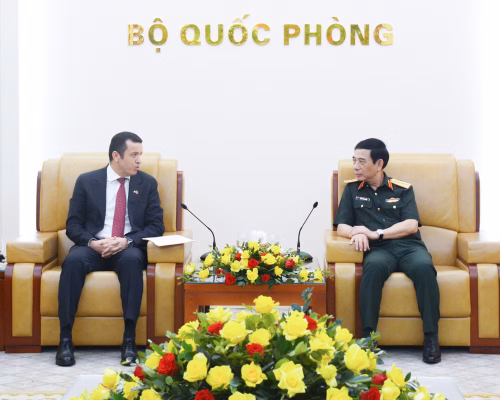 dai-tuong-phan-van-giang-tiep-dai-su-algeria-5064.jpg