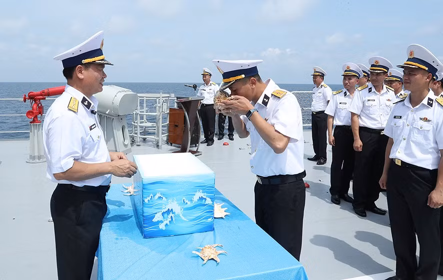 4-uong-nuoc-bien111222.jpg