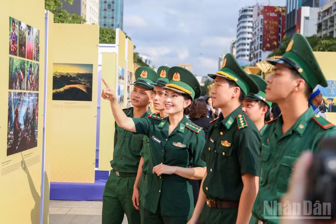 Triển lãm ảnh Việt Nam - Một dải non sông giới thiệu 153 ảnh nghệ thuật tiêu biểu được chọn lọc từ cuộc thi và triển lãm ảnh nghệ thuật cấp quốc gia.
