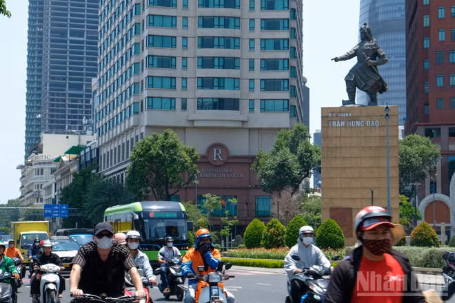 Đông Nam Bộ đang trải qua những ngày nắng nóng kéo dài.