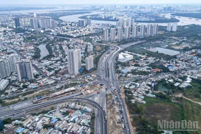Nút giao An Phú đang hoàn thiện những công đoạn cuối, sẵn sàng thông xe dịp 30/4.