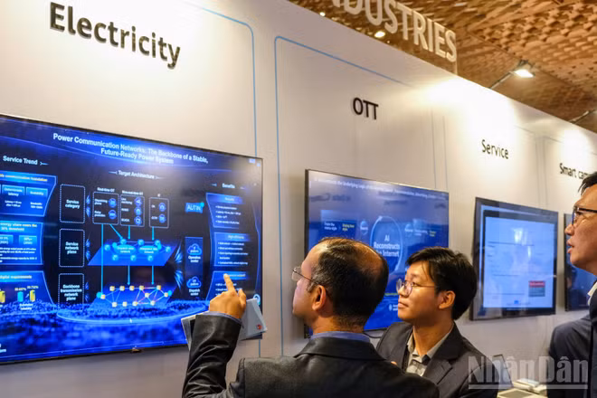 Sự kiện thu hút hơn 300 đối tác chiến lược và đại diện các doanh nghiệp công nghệ trong khu vực.