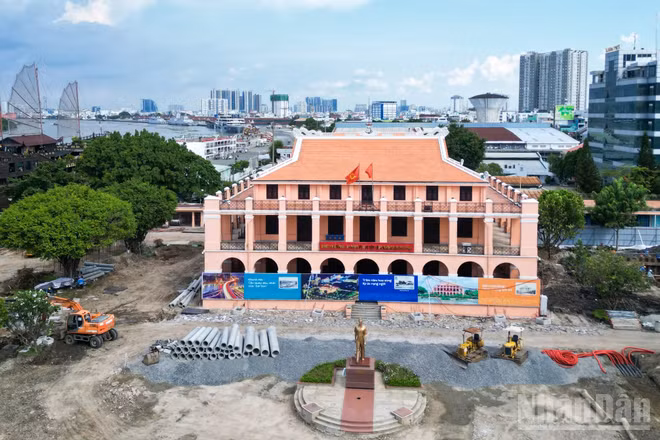 Chỉnh trang Bảo tàng Hồ Chí Minh tại Bến Nhà Rồng.