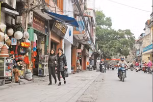 Phố Hàng Gai được chỉnh trang, quy hoạch đường thông, hè thoáng, góp phần làm đẹp Thủ đô.