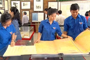 Triển lãm thu hút đông đảo lực lượng đoàn viên, thanh niên tới tham quan và tìm hiểu.