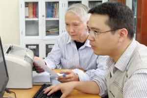 Hướng dẫn nộp hồ sơ trực tuyến tại “khu dân cư điện tử” phường Hạ Đình, quận Thanh Xuân (Hà Nội).