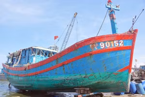 Tàu cá ĐNa 90152 TS.