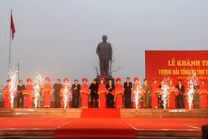 Gallery - Kỷ niệm 90 năm ngày thành lập Đảng - image 21