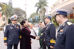 Chủ tịch Quốc hội Nguyễn Thị Kim Ngân thăm Quân chủng Hải quân.