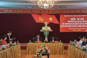 Quang cảnh buổi làm việc.