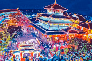Miếu bà Chúa xứ Núi Sam trong mùa lễ hội.