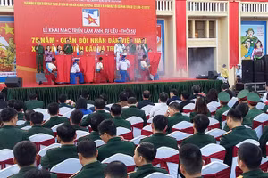 Quang cảnh khai mạc triển lãm.