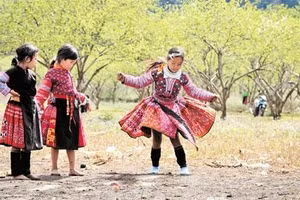 Trẻ em vùng biên. 