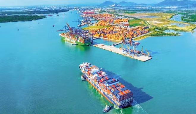 Cảng quốc tế Cái Mép-Thị Vải, cửa ngõ kết nối giao thương hàng hóa đường thủy giữa các tỉnh nam bộ và trung chuyển quốc tế. (Ảnh: NGUYỄN VĂN KHỞI)