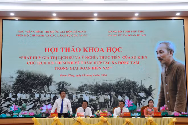 Lãnh đạo Viện Hồ Chí Minh và các lãnh tụ của Đảng, xã Đoan Hùng chủ trì hội thảo.