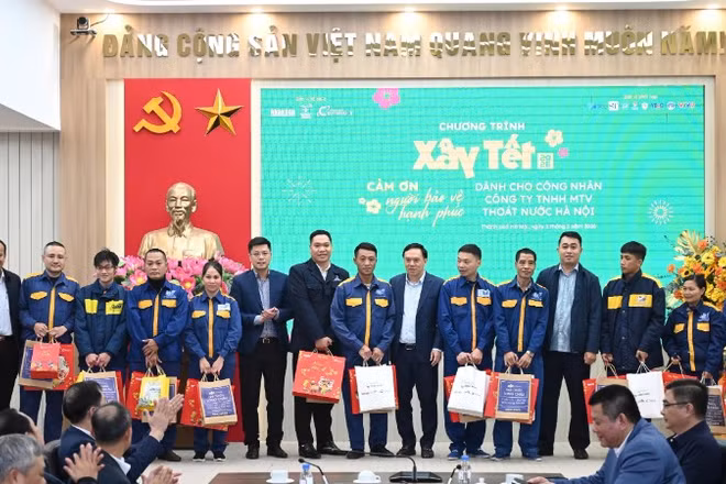 Xây Tết 2026: Biết ơn những người bảo vệ hạnh phúc thầm lặng.