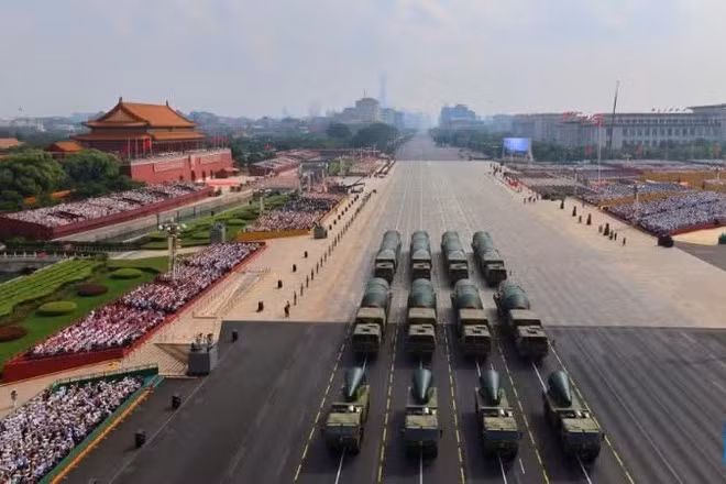 Đội hình tên lửa hạt nhân tham gia cuộc duyệt binh tại Thủ đô Bắc Kinh, Trung Quốc, ngày 3/9/2025. (Ảnh: Xinhua) 