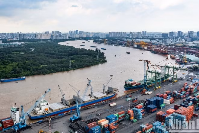 Ảnh minh họa: Cảng Tân Thuận, Thành phố Hồ Chí Minh. (Ảnh: THÀNH ĐẠT) 