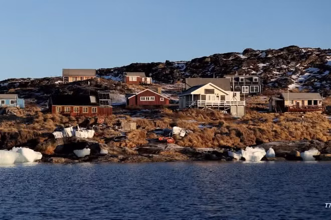 Quang cảnh gần thủ phủ Nuuk, Greenland. (Ảnh: THX/TTXVN) 