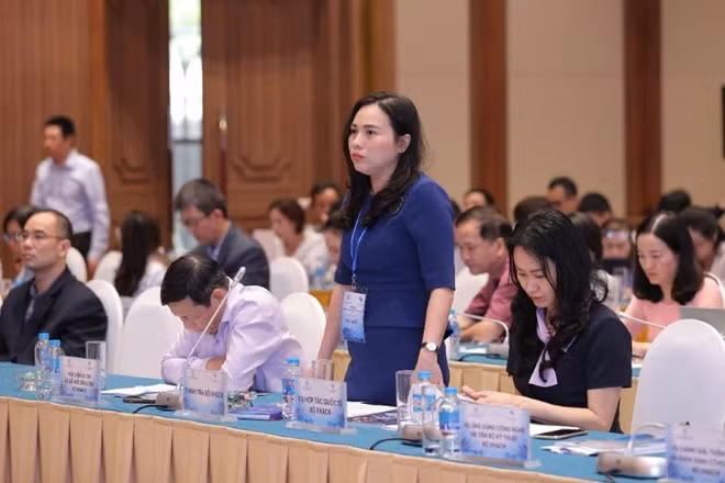 Một hội nghị của Cục Sở hữu trí tuệ (Bộ Khoa học và Công nghệ) trao đổi về công tác thanh tra xử lý vi phạm bản quyền về sở hữu công nghiệp.