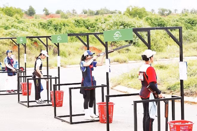 Vận động viên tham dự môn bắn súng tại Khu Novaworld Phan Thiết.