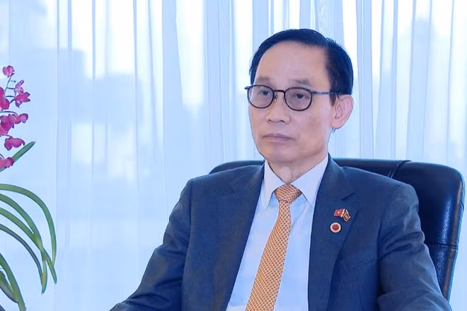 Ủy viên Bộ Chính trị, Bộ trưởng Ngoại giao Lê Hoài Trung.