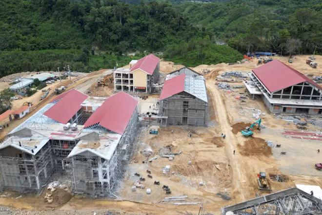 Toàn cảnh dự án Trường phổ thông nội trú liên cấp tiểu học-trung học cơ sở La Êê đang hoàn thiện.