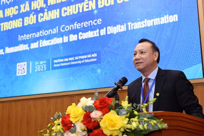 Phó Giáo sư, Tiến sĩ Nguyễn Đức Sơn - Hiệu trưởng Trường đại học Sư phạm Hà Nội phát biểu tại hội thảo. (Ảnh: THANH TÙNG)