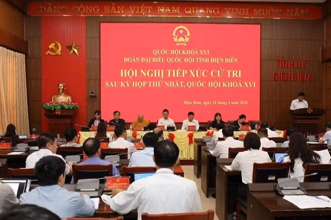 Cử tri tỉnh Điện Biên dự Hội nghị tiếp xúc cử tri sáng 28/4.