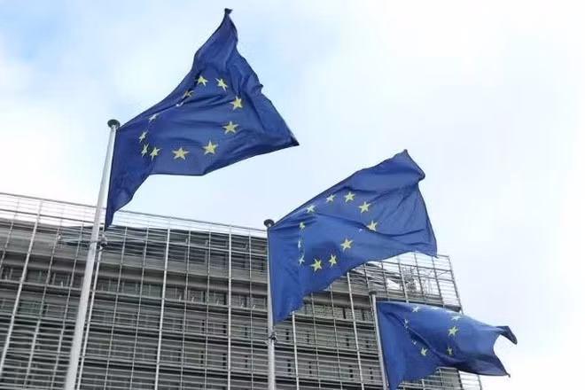 Cờ Liên minh châu Âu tại Brussels (Bỉ). (Ảnh: THX/TTXVN) 