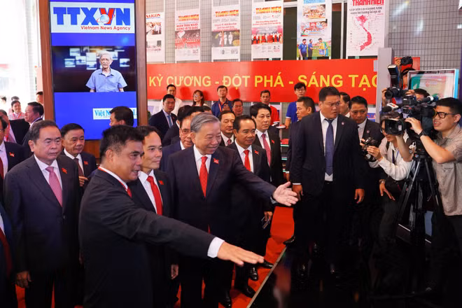 Sự kiện nằm trong chuỗi hoạt động chào mừng Đại hội đại biểu Đảng bộ Thành phố Hồ Chí Minh lần thứ I, nhiệm kỳ 2025-2030, quy tụ 550 đại biểu tham dự.