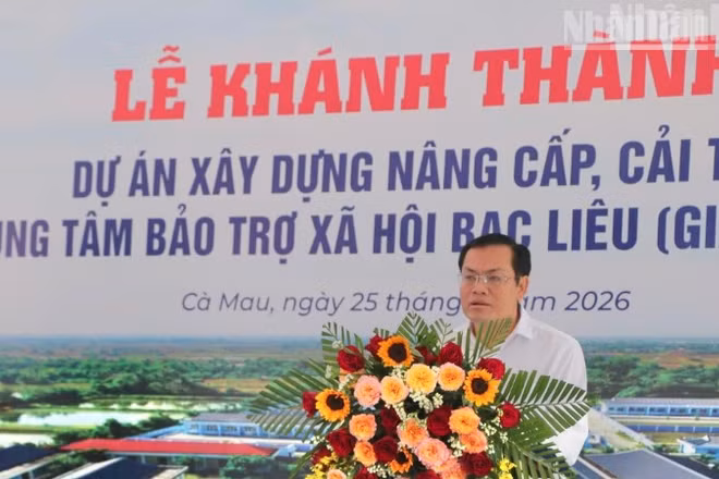 Đồng chí Ngô Vũ Thăng, Phó Chủ tịch Ủy ban nhân dân tỉnh Cà Mau phát biểu tại lễ khánh thành dự án.