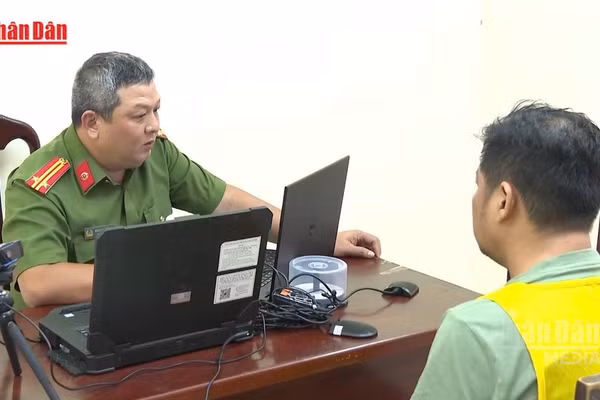 [Video] Triệt xóa hai đường dây cá độ bóng đá hơn 3.500 tỷ đồng