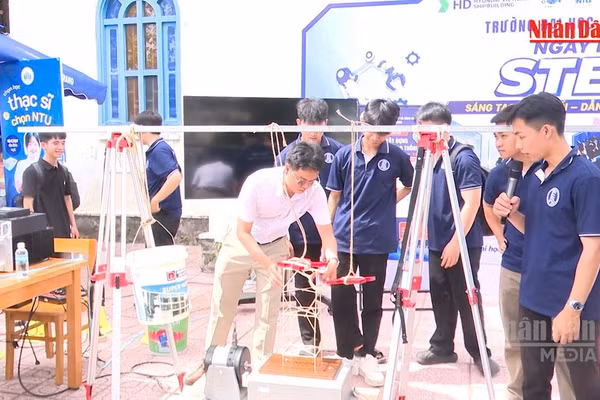 [Video] Học sinh, sinh viên đóng BHYT hơn 56.000 đồng mỗi tháng sau khi được hỗ trợ 50%