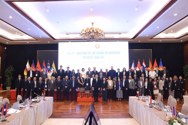 Các đại biểu chụp ảnh kỷ niệm. (Ảnh: Bộ Khoa học và Công nghệ)