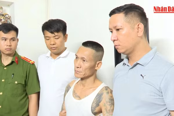 [Video] Bắt "giang hồ mạng" thường xuyên livestream xúc phạm cán bộ và cơ quan chức năng