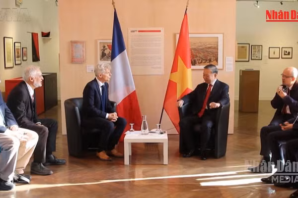 [Video] Thắt chặt quan hệ đoàn kết, hữu nghị truyền thống giữa Đảng Cộng sản Việt Nam và Đảng Cộng sản Pháp 