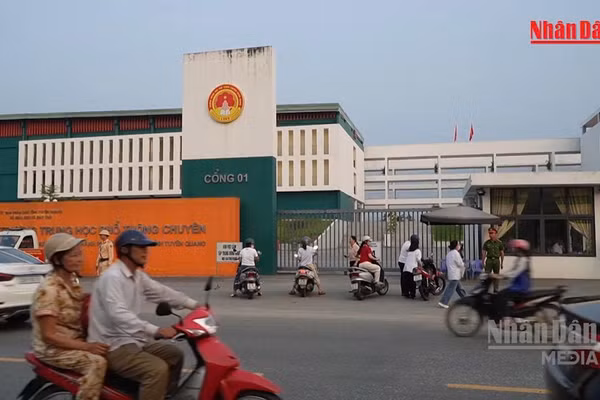 [Video] Hôm nay (19/8), công bố điểm thi lại tại trường THPT Chuyên Tuyên Quang