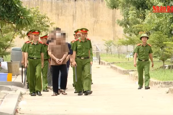 [Video] Đánh sập hệ thống tổ chức đánh bạc Lương Sơn TV, bắt giữ hàng chục đối tượng
