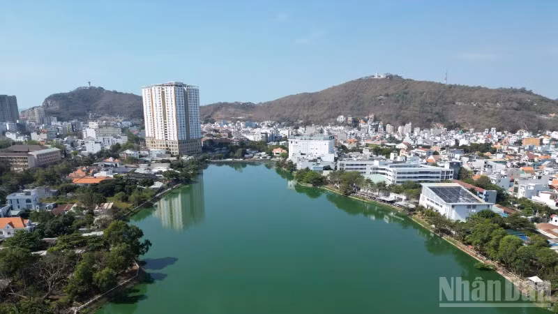 Hồ Bàu Sen, phường Vũng Tàu, Thành phố Hồ Chí Minh, 1 trong 67 ao, hồ cấm san lấp. 
