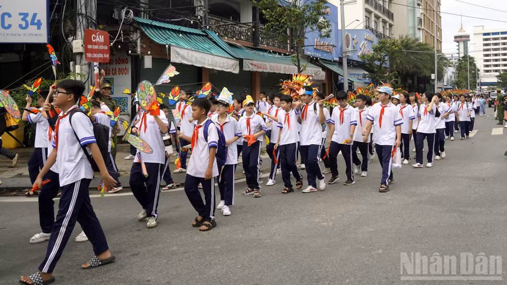 ndo_br_hs-ruoc-ca-ong-duong-tcd.jpg