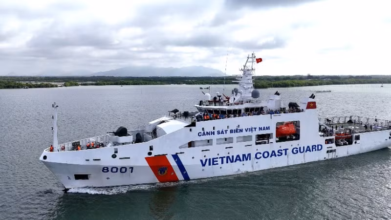 Tàu CSB 8001 lên đường làm nhiệm vụ. (Ảnh: Vùng Cảnh sát biển 3 cung cấp) 