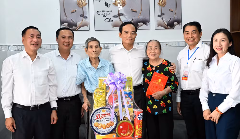 tran-luu-quang-tham-gia-dinh-ong-vien.jpg